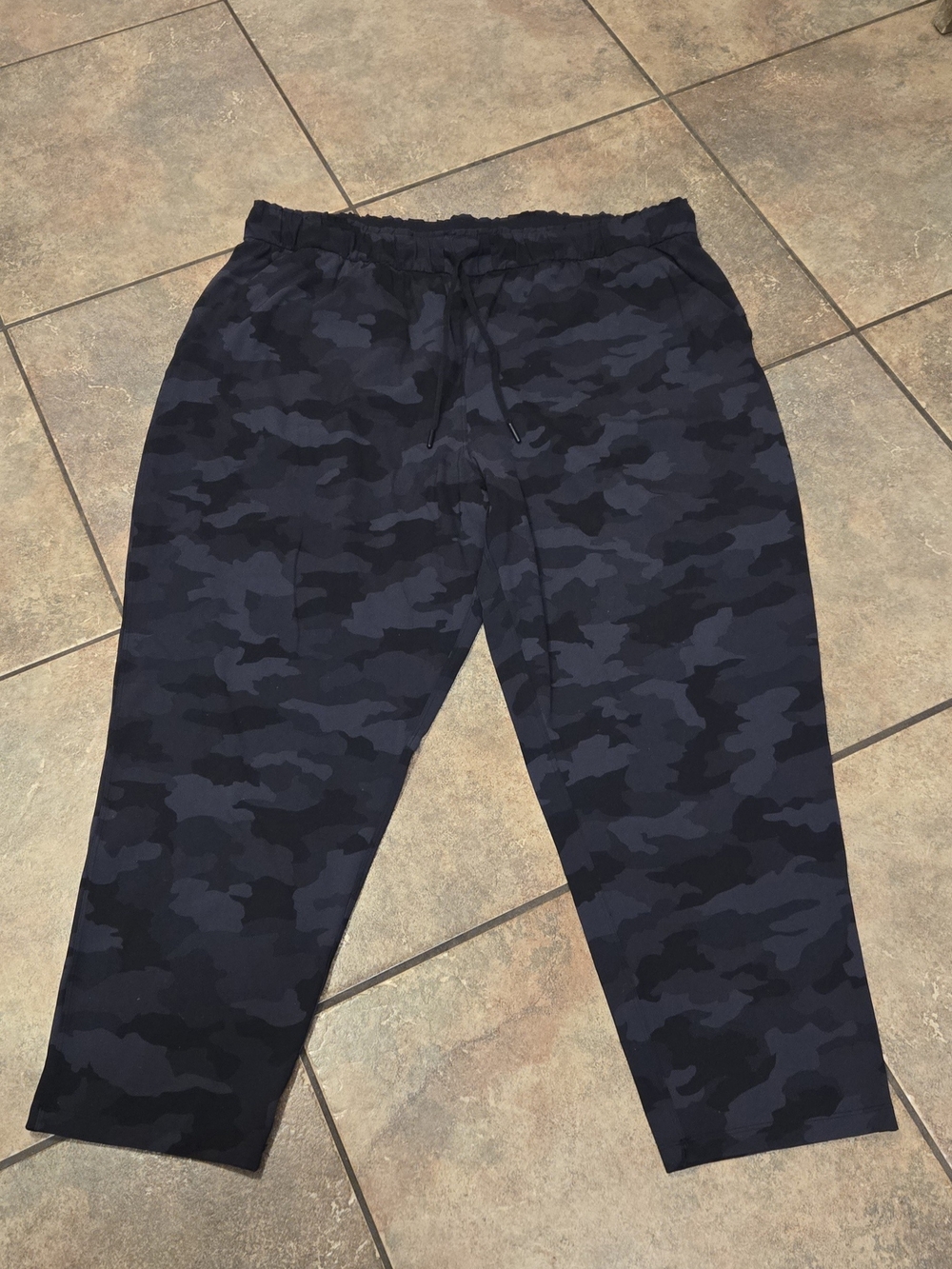 Lululemon Black Camo Drawstring Pants Size 20